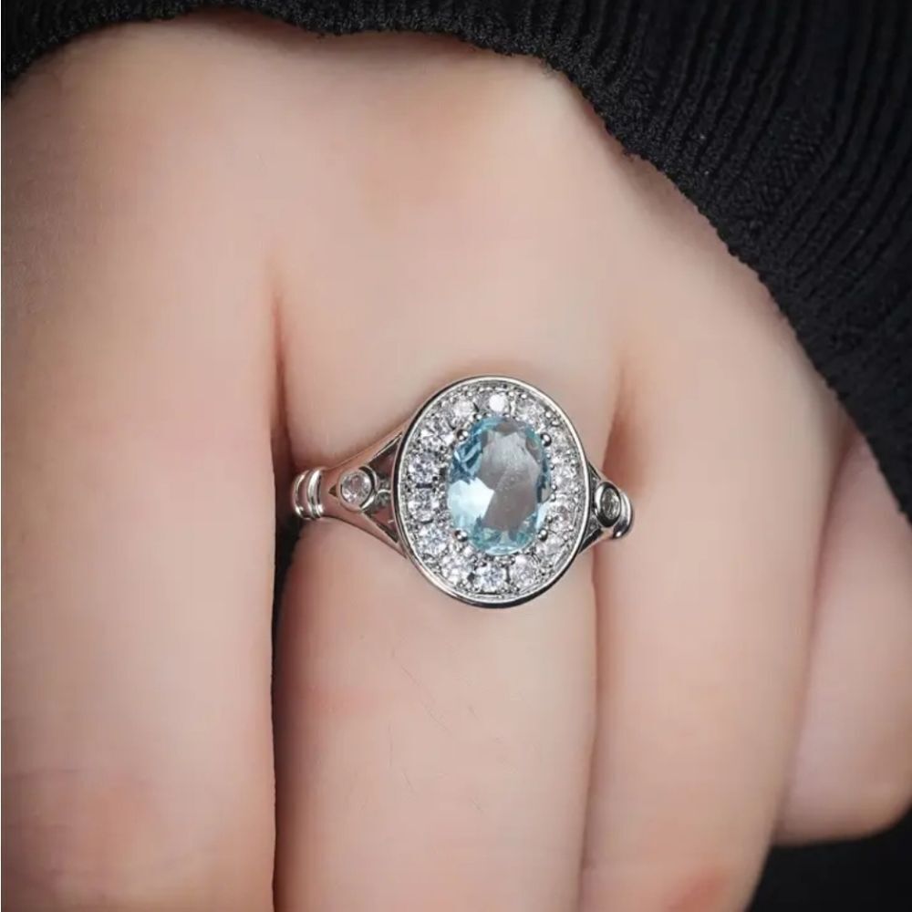 Elegant Silver and Blue Gemstone Ring sz 7